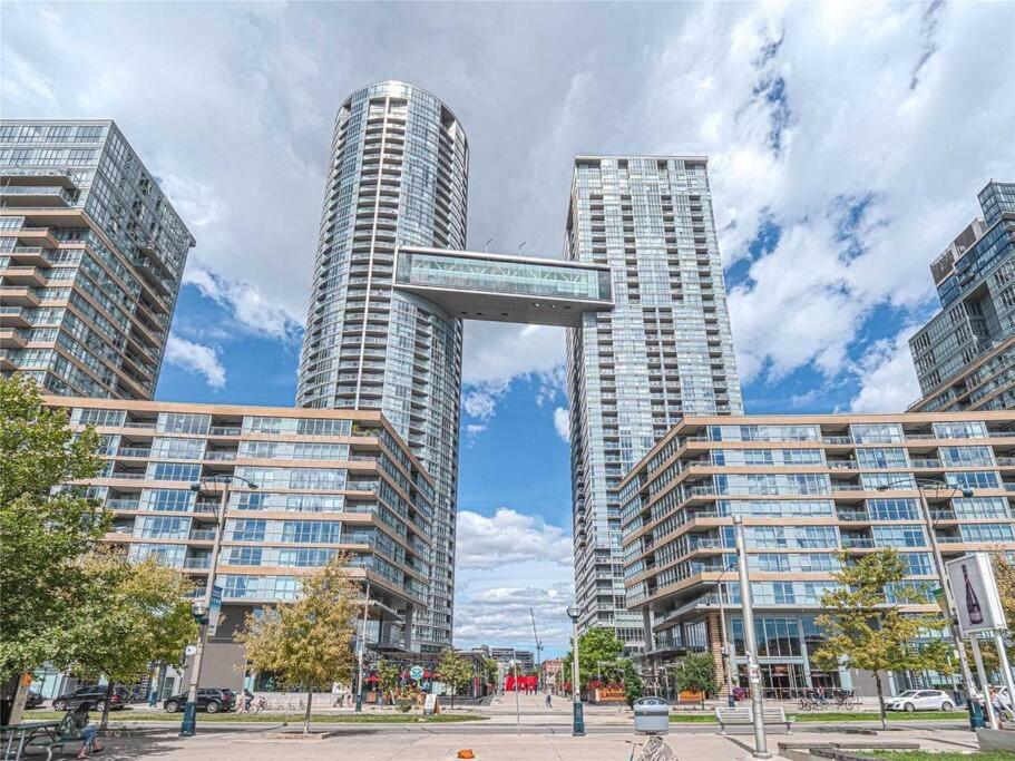 Cozy Condo In Downtown Toronto + Free Parking Kültér fotó