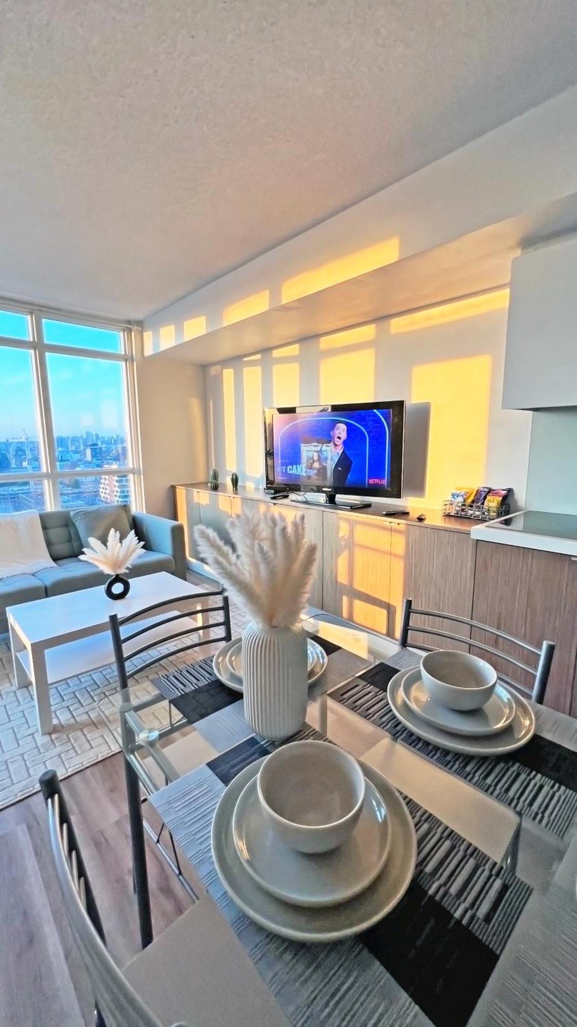 Cozy Condo In Downtown Toronto + Free Parking Kültér fotó