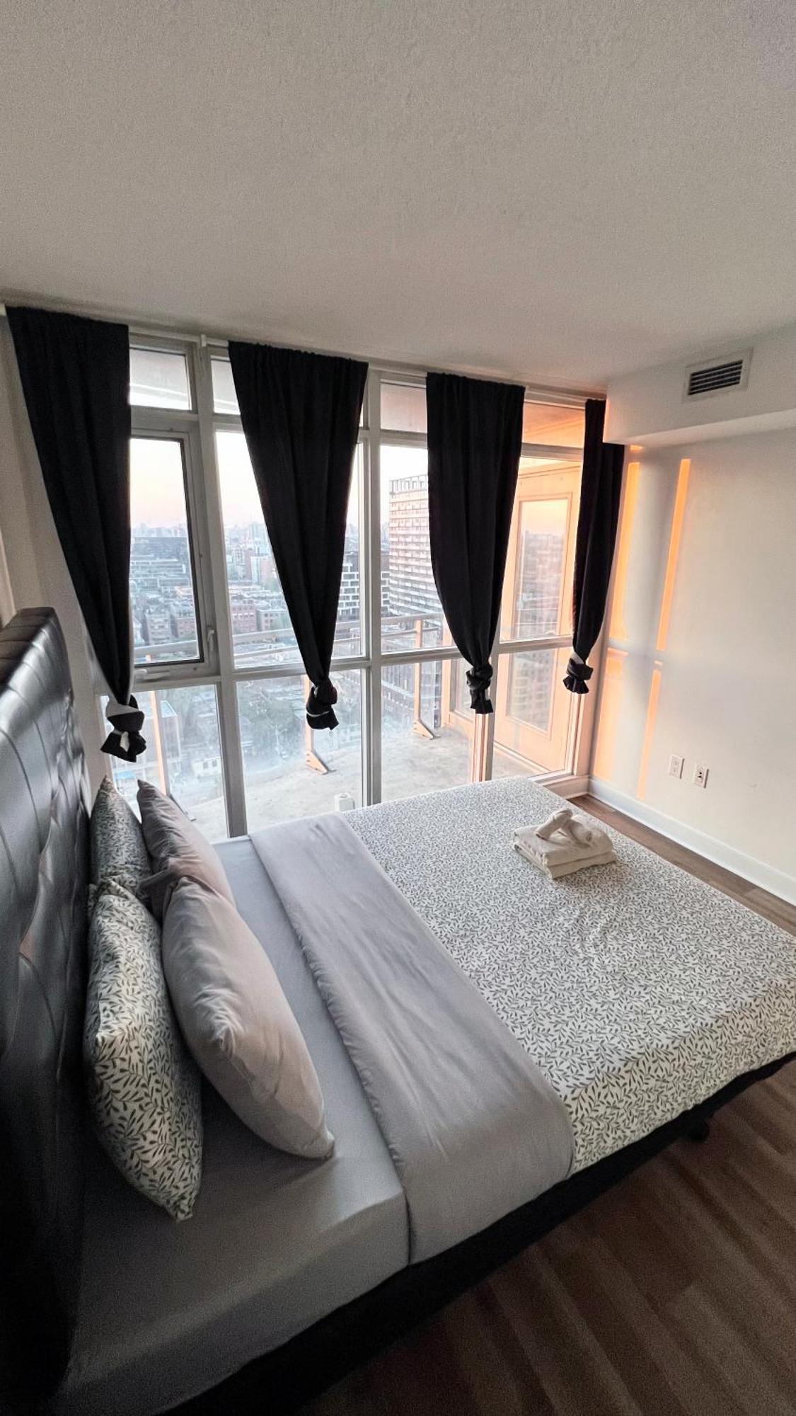 Cozy Condo In Downtown Toronto + Free Parking Kültér fotó